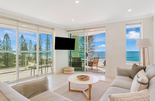 Tugun Apartment | Aqua Solai 9 - Absolute Beachfront Tugun - Min. 3 night stays - Linen Provided