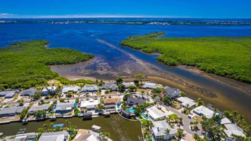 Whitney Beach House | Aquaholics