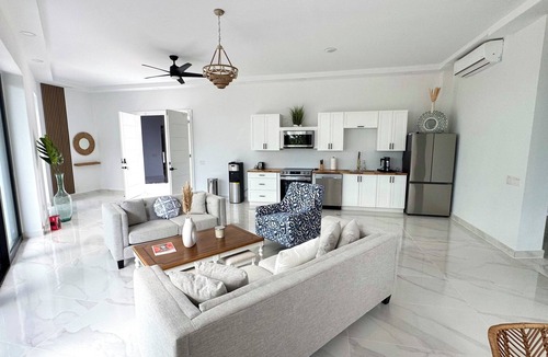 Blue Mountain Villa | Aqualara Villa Luxury Island Retreat w/Rooftop Lounge Pool