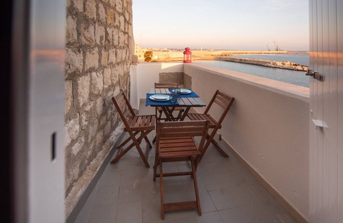 Molfetta Apartment | Aquamarine