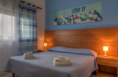 San Pietro in Bevagna House | Aquarium Residence