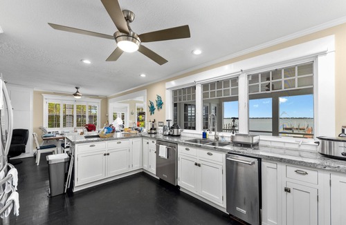 Stuart House | Aquarius Ocean-to-River Resort: 26BR/18BA Beachfront, Sleeps 60+ Pools/Spa/Docks