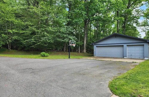 Stafford House | Aquia Creek Lodge at Quantico - Family Fun Retreat Close to Washington DC