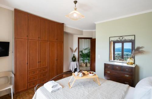 Apolpaina House | Aquilina