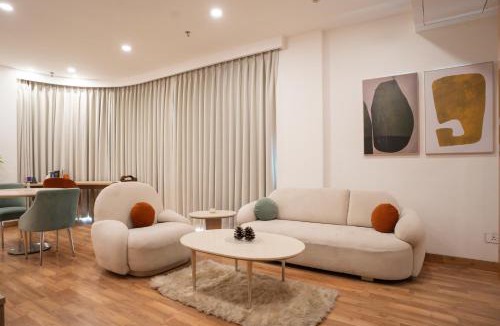 Gurugram Hotel | AR Suites KLJ Square