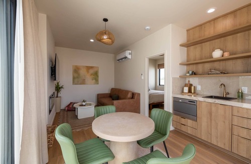 Apache Junction House | Ara 01: A one bedroom suite and rooftop viewing deck, Ara #1