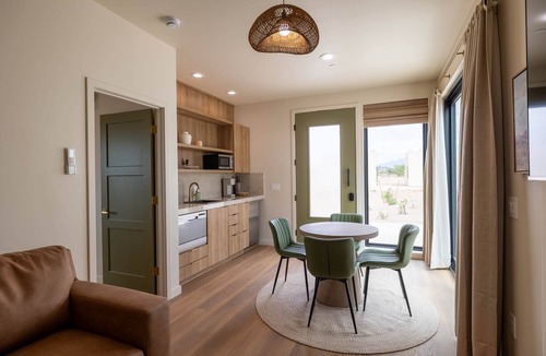 Apache Junction House | Ara 02: A one bedroom suite and rooftop viewing deck, Ara #2