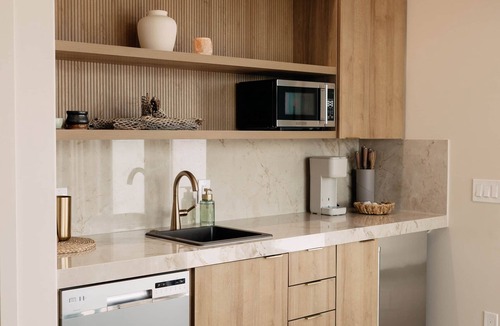 Apache Junction House | Ara 04: A one bedroom suite and rooftop viewing deck, Ara #4