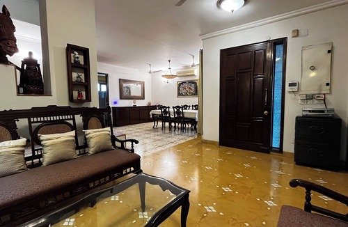DLF Phase 3 House | Aradhay Villa- Charming 3 BR house with WiFi and AC in gorgeous Gurugram