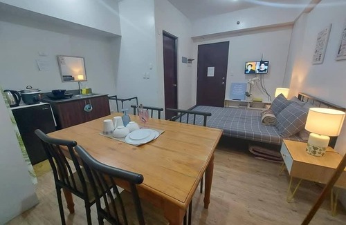 Muntinlupa Apartment | ARAH Laidback Studio Staycation