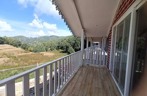 Lansdowne Hotel | Aranyam Hills