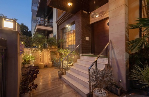DLF Phase 3 House | Aravali Woods VacationVilla, 5 min from Cyber City