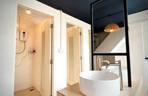 Bang Rak Hotel | Arawana Hostel Silom