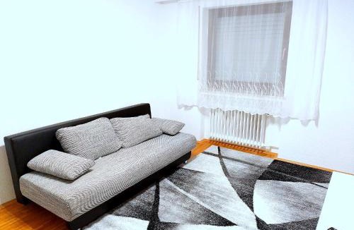 Rauhenbretzingen Apartment | Arbeiter- und Gruppenwohnung mit Parkplatz, Küche, WLAN, 1-5 Personen - Schwäbisch Hall
