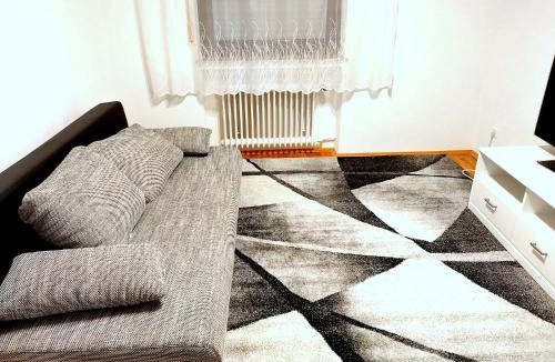 Rauhenbretzingen Apartment | Arbeiter- und Gruppenwohnung mit Parkplatz, Küche, WLAN, 1-5 Personen - Schwäbisch Hall
