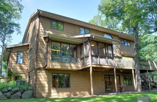 Lake Delton House | Arbor Dell 1 Block from Lake Delton