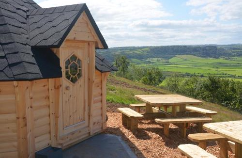 Carrickfergus Cabin | Arbor Hills
