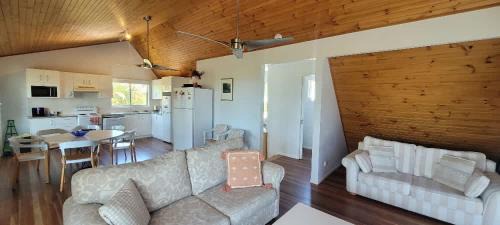 Agnes Water House | Arbour Rest Expansive Ocean Views