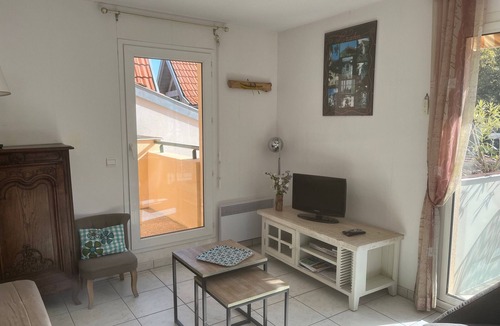 Arcachon Apartment | Arcachon - Central 2-Bed Apartment with Terrace and Parking