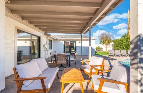 Indian Villa House | Arcadia 5BR Oasis Pool Putting Green & Sleeps 12
