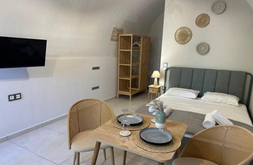 Katarraktis Apartment | Arch Residence, studio 3, Vroulidia