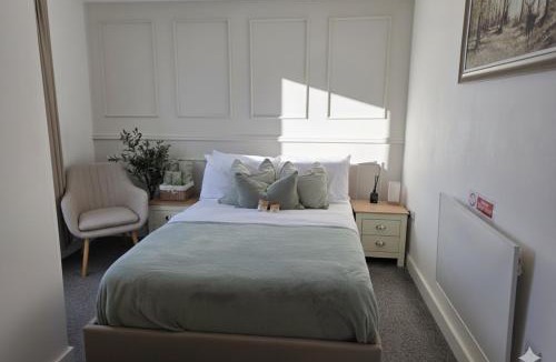 Derby Apartment | Archies Cozy Retreat A Stylish Derby Hideaway