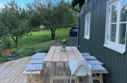 Hindas House | Architect-designed cabin with lake view in Hindås