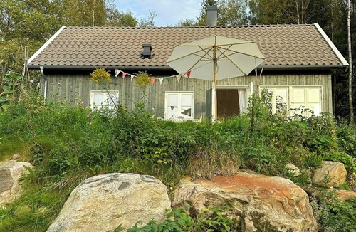 Hindas House | Architect-designed cabin with lake view in Hindås