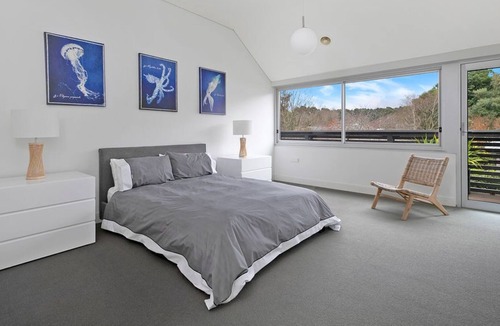 Burrawang House | Architect designed contemporary home in the heart of Burrawang Village