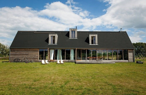 Pinnow House | Architect-designed house with views in Uckermark
