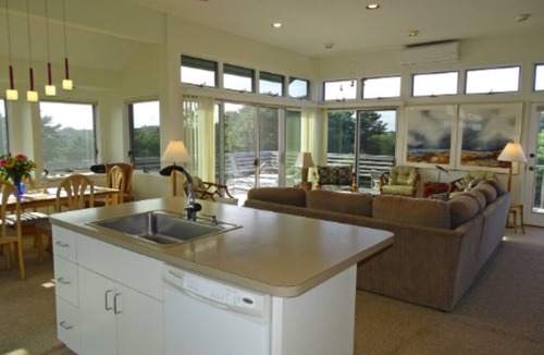 North Truro House | Architect Designed home/Private sub-Division/Private Cape Bay Beach Access