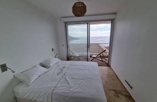 Tizzano House | Architect-designed house 8 - 10 people beach & pool 5 bedrooms 4 bathrooms