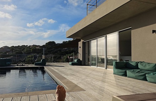 Tizzano House | Architect-designed house 8 - 10 people beach & pool 5 bedrooms 4 bathrooms