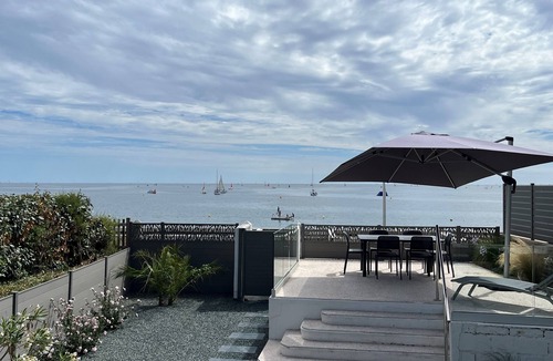 Benodet House | Architect-designed villa with private beach access