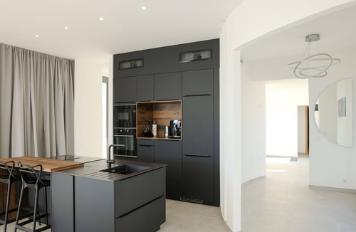 Calvi Villa | Architect-designed villa with superb view of the bay of Calvi between sea and mountains