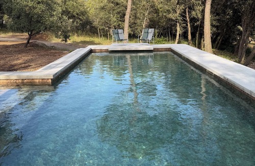 Uchaux Villa | Architect-designed villa · 5 suites · Sleeps 13 · Pool & large garden