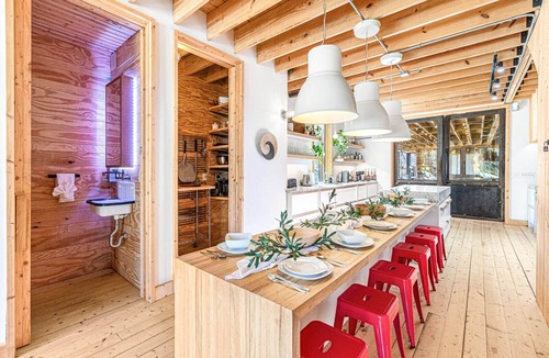 Mars Hill Cabin | Architect-inspired home, Sauna, Hot Tub, Fire Pit, Heated Deck, Swings, near AVL