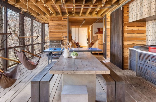 Mars Hill Cabin | Architect-inspired home, Sauna, Hot Tub, Fire Pit, Heated Deck, Swings, near AVL