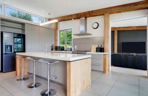 Lucas Heights House | Architectural Masterpiece Oasis with Pool and Spa