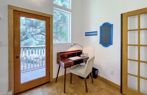 Topanga House | Architect-Rebuilt Topanga Home 9,858 Monthly Artistic & Private