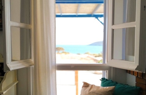 Antiparos House | Architect's summer house a few walking meters from the beach