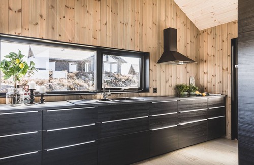 Steinsland House | ARCHITECTER-DESIGNED CABINET V/LARGE SEA WITH OUTDOOR JACUZZI