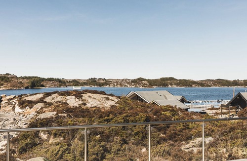 Steinsland House | ARCHITECTER-DESIGNED CABINET V/LARGE SEA WITH OUTDOOR JACUZZI