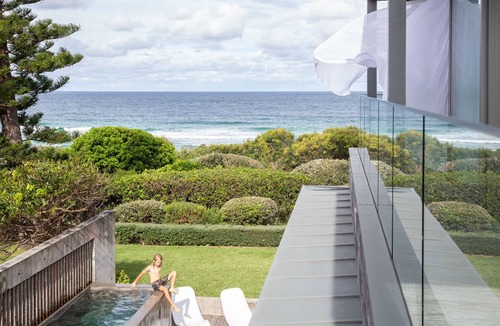 Boomerang Beach House | Architectural Beachfront House
