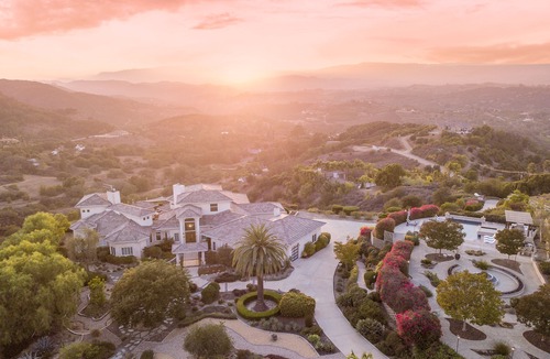 Temecula Villa | Architectural Estate w Pool, Spa, Game Room & Sweeping Valley Views | Camila