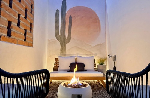 Barrio Historico House | Architectural Gem in Historic Viejo Walk to 5 Points, DT, Convention Pets OK