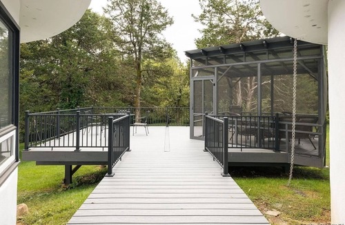 Town of Marbletown House | Architectural Gem with 1 Acre - RotundaHouse