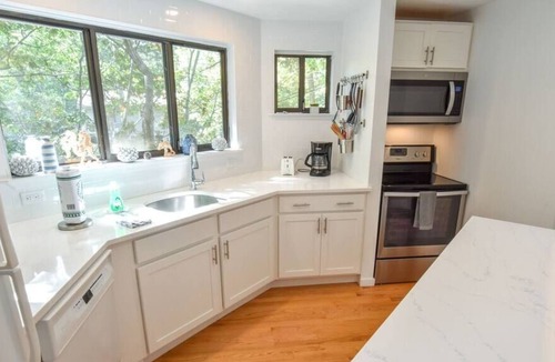 Wellfleet House | Architectural home near Drummer Cove! AC!