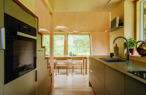 Hoeve Strand House | Architectural tiny house with sauna near beach
