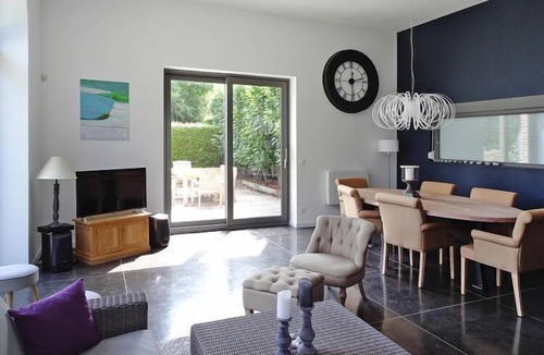 Sainte-Colombe House | Architectural villa near the coast, Sainte-Colombe
